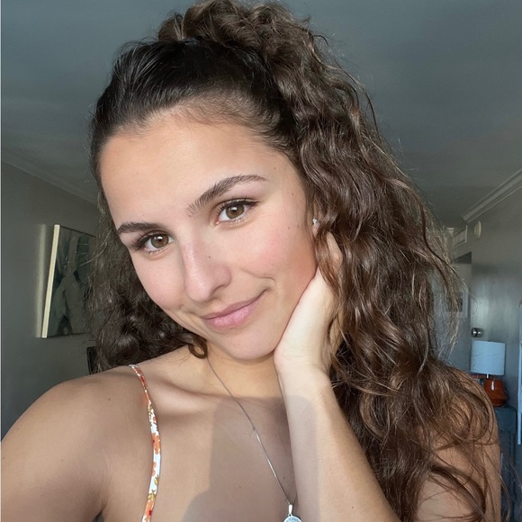 Meet your Posher, Tanya - Picture 1 of 1